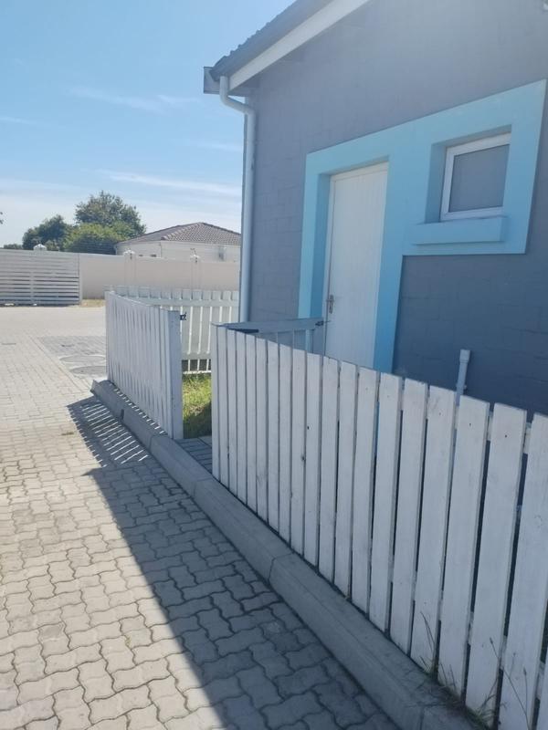 To Let 1 Bedroom Property for Rent in Highbury Western Cape